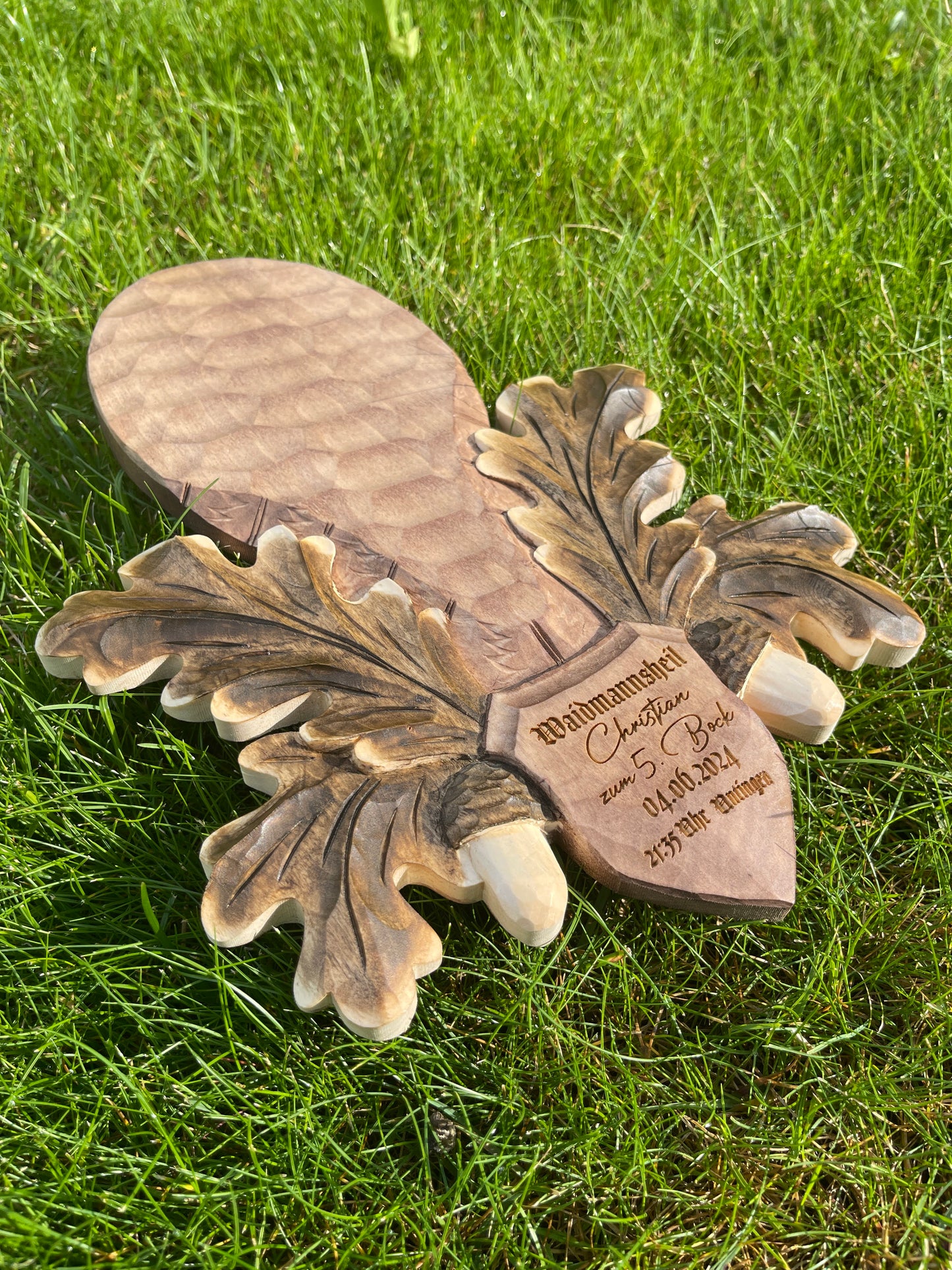 Personalized carved trophy shield for deer, roebuck, antlers, individual wooden hunting trophy, hunting gift