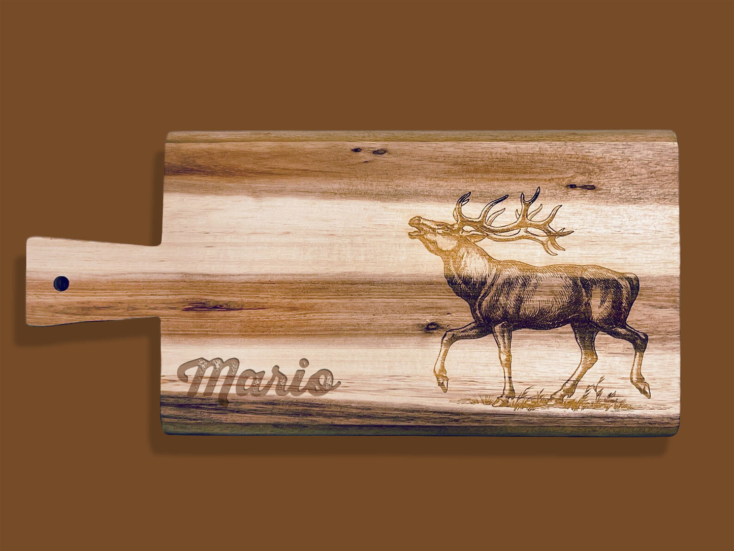 Personalized snack board with deer engraving, cutting board with desired text or name, wooden board with handle, for hunters