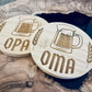 Personalisierte Untersetzer aus Bambus für Bier oder Whisky Liebhaber mit witzigem Spruch Oma Opa