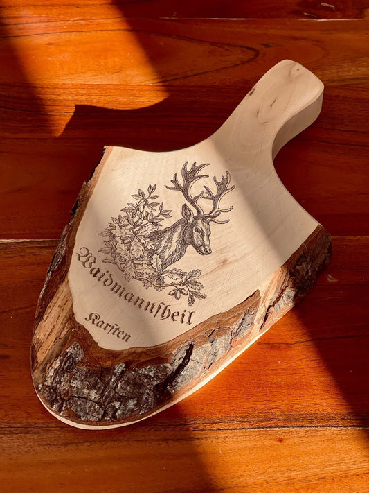 Personalisiertes Holzbrett mit Hirsch Gravur für Jäger, kleines Deko Rindenbrett mit Wunschtext, Vesperbrett mit Name, Waidmannsheil Jagd