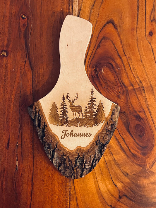 Personalisiertes Holzbrett mit Hirsch Gravur für Jäger, kleines Deko Rindenbrett mit Wunschtext, Vesperbrett mit Name, Waidmannsheil Jagd