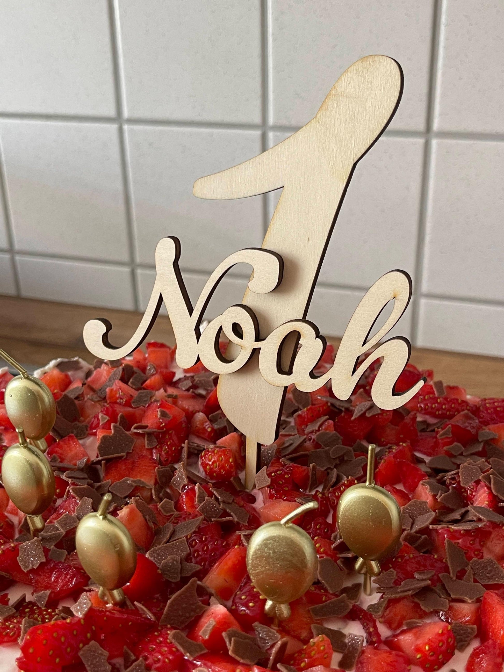 Personalisierter Cake Topper für Kindergeburtstag, Baby erster Geburtstag Kuchenstecker, Deko für Torte mit Jahreszahl und Wunschname