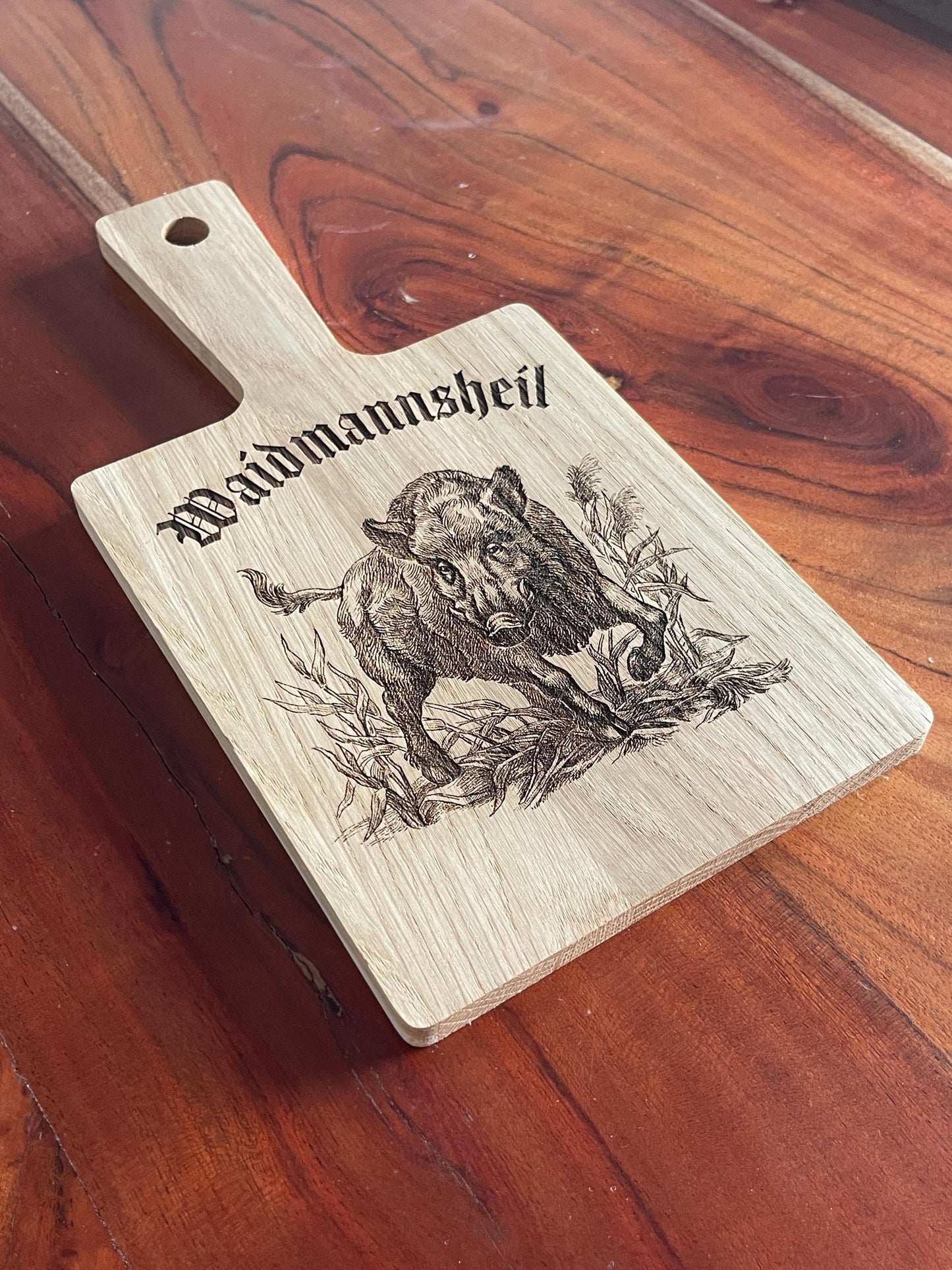 Personalisiertes Holzbrettchen mit Wildschwein Gravur für Jäger, mit Name, Vesperbrettchen mit Griff, Waidmannsheil Spruch für die Jagd