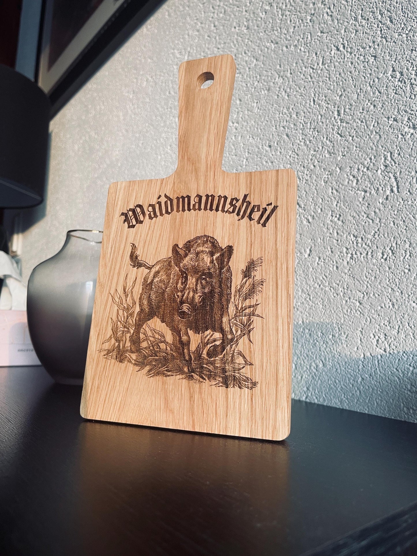 Personalisiertes Holzbrettchen mit Wildschwein Gravur für Jäger, mit Name, Vesperbrettchen mit Griff, Waidmannsheil Spruch für die Jagd