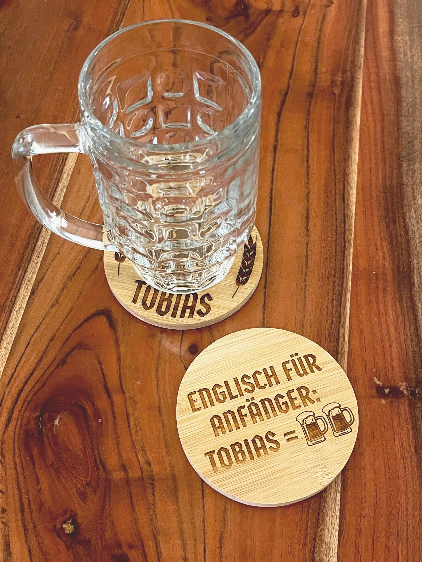 Untersetzer aus Bambus für Bier Liebhaber mit witzigem Spruch Englisch für Anfänger Tobias = Two Beers