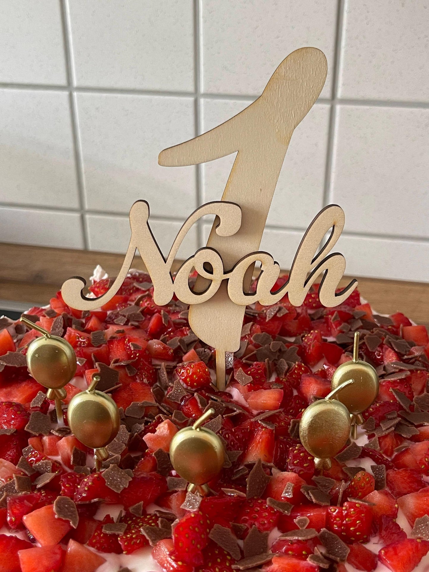 Personalisierter Cake Topper für Kindergeburtstag, Baby erster Geburtstag Kuchenstecker, Deko für Torte mit Jahreszahl und Wunschname