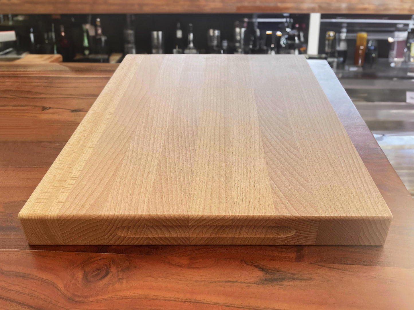 Massives Schneidebrett aus Buchenholz, hochwertiges Holzbrett aus Buche, Robustes Tranchierbrett für Küche, Geschenk für Koch, Hackblock XXL