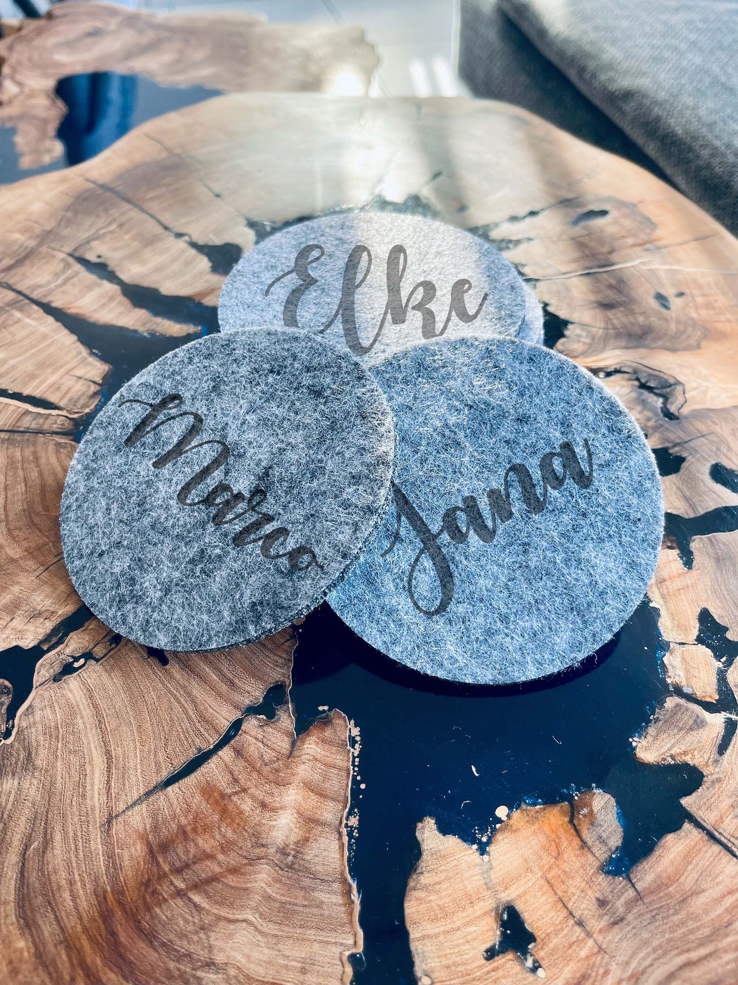 Personalisierte Filz-Untersetzer mit Name – Lustiges Geschenk für Weinliebhaber