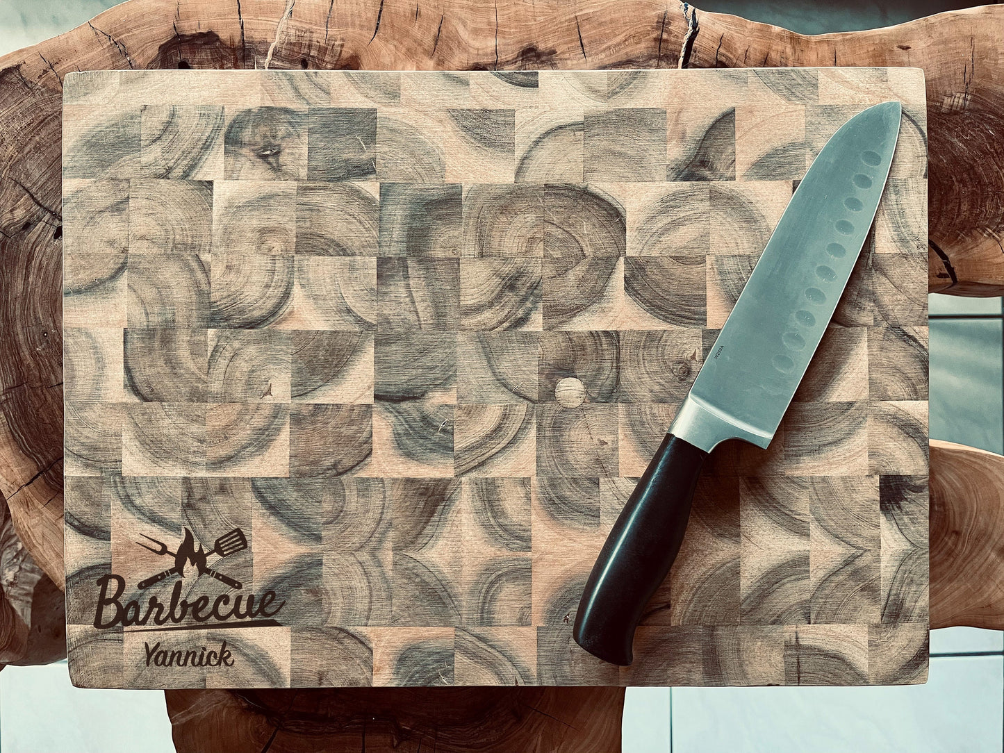 XXL Akazien-Schneidebrett Stirnholz personalisiert – Massives BBQ Tranchierbrett (42x30x4cm)