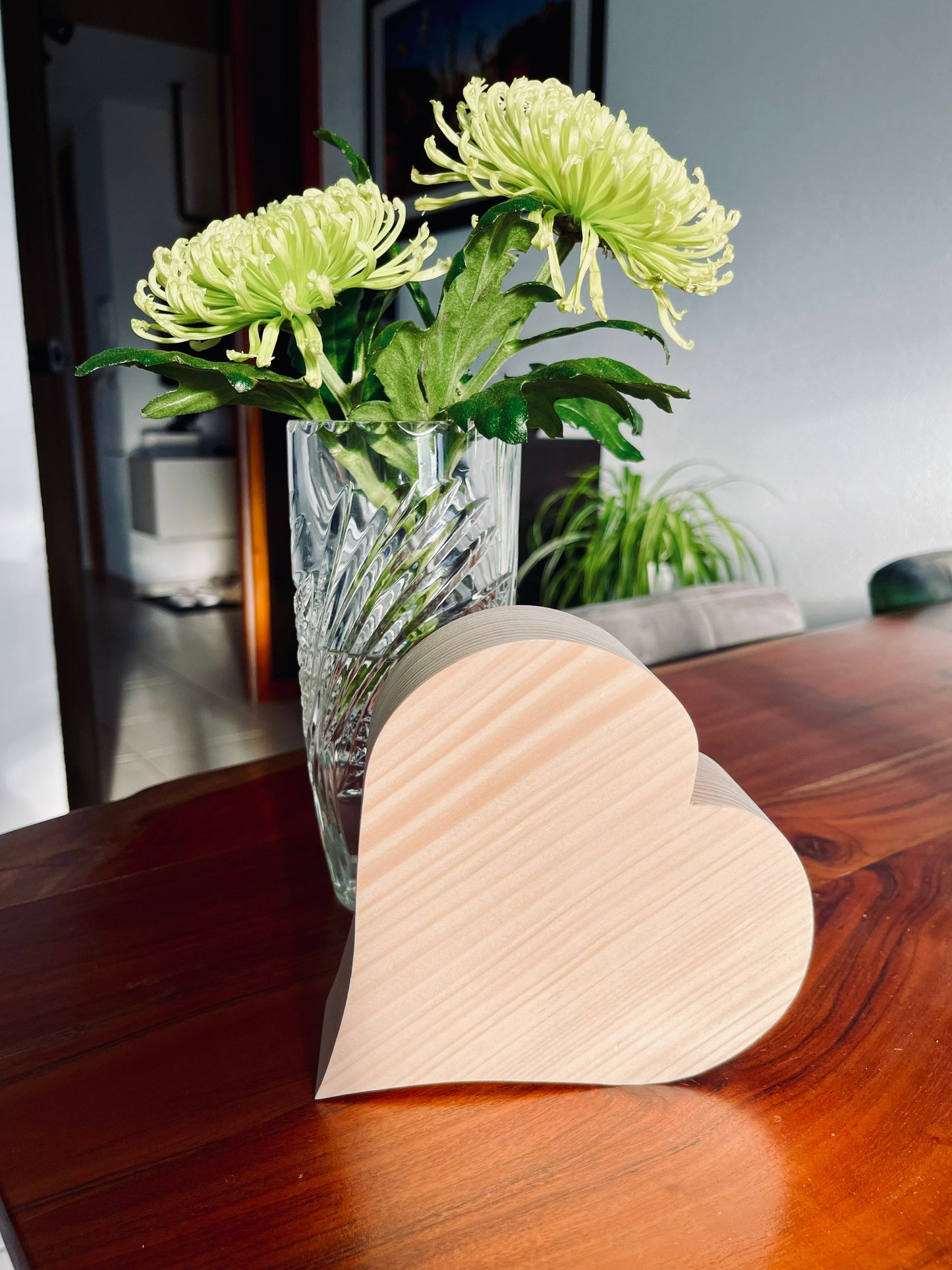 Personalisiertes Holzherz massiv – Individuelle Gravur aus echtem Nadelholz