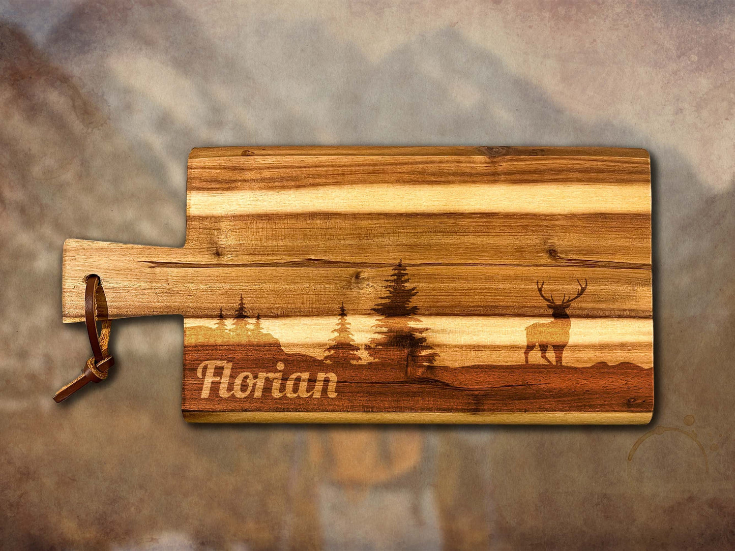 Akazien Holzbrett personalisiert – Berge, Hirsch & Steinbock | Vesperbrett mit Griff